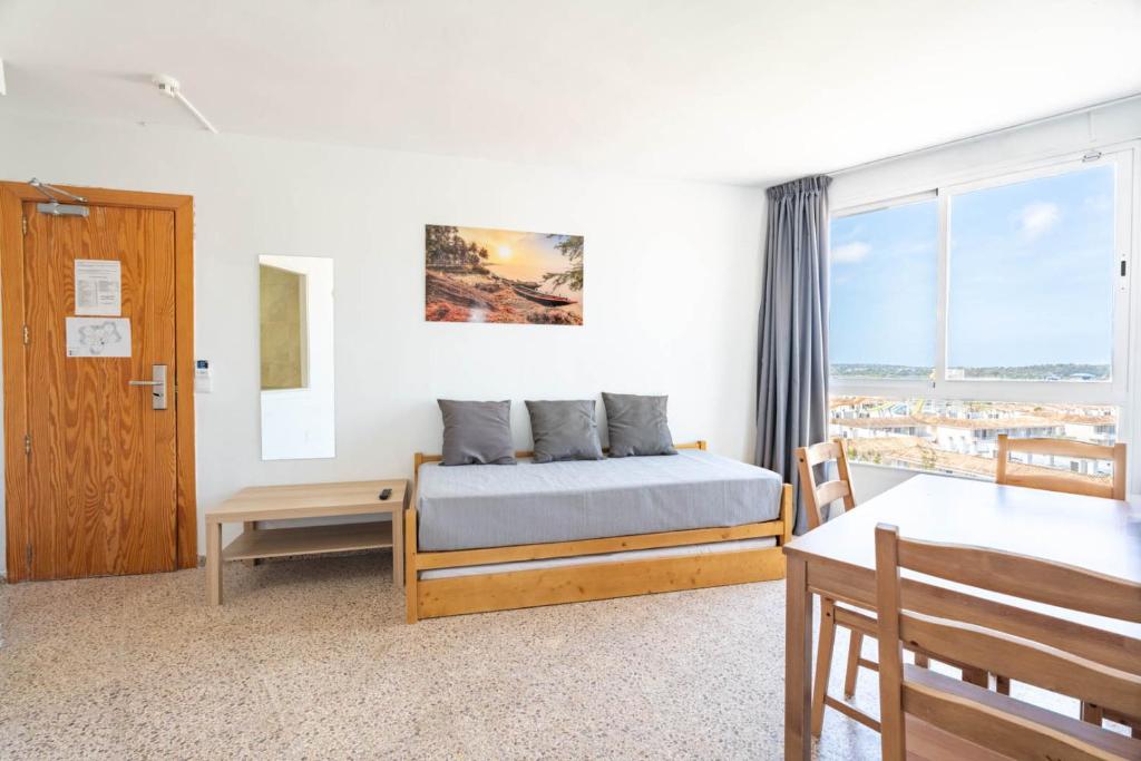 Magalluf Playa Apartments - Adults Only — Hotel rooms in Magaluf, Balearic Islands