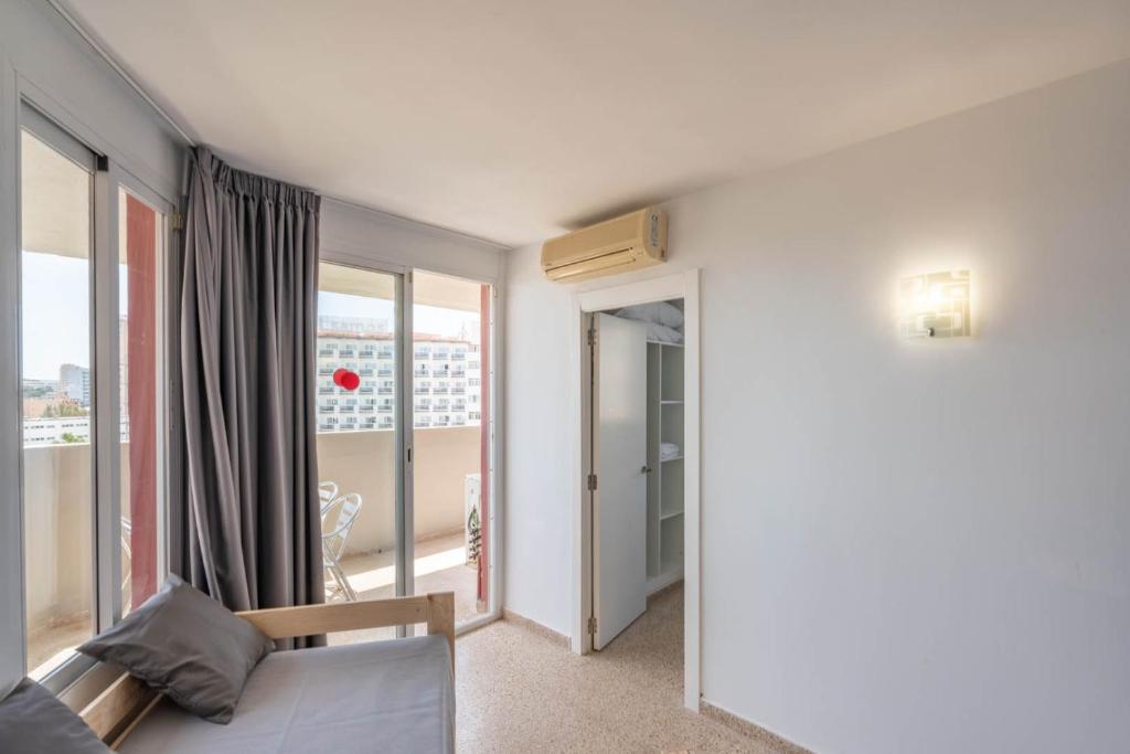 Magalluf Playa Apartments - Adults Only — Hotel rooms in Magaluf, Balearic Islands