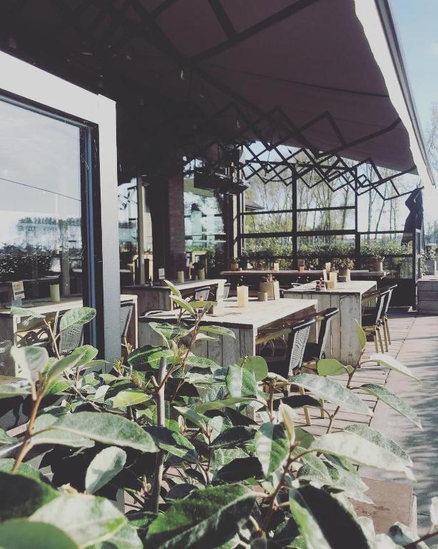 Lakeside Paradise Sport Hostel photo
