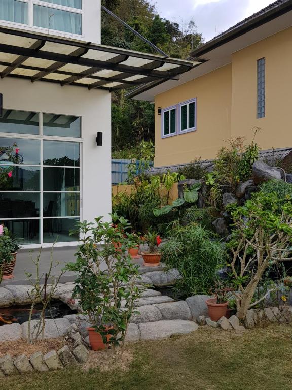 Exterior view, Crystal Cameron Vacation Bungalow in Cameron Highlands