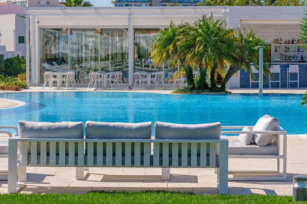 Malibu Foz Hotel & Restaurant