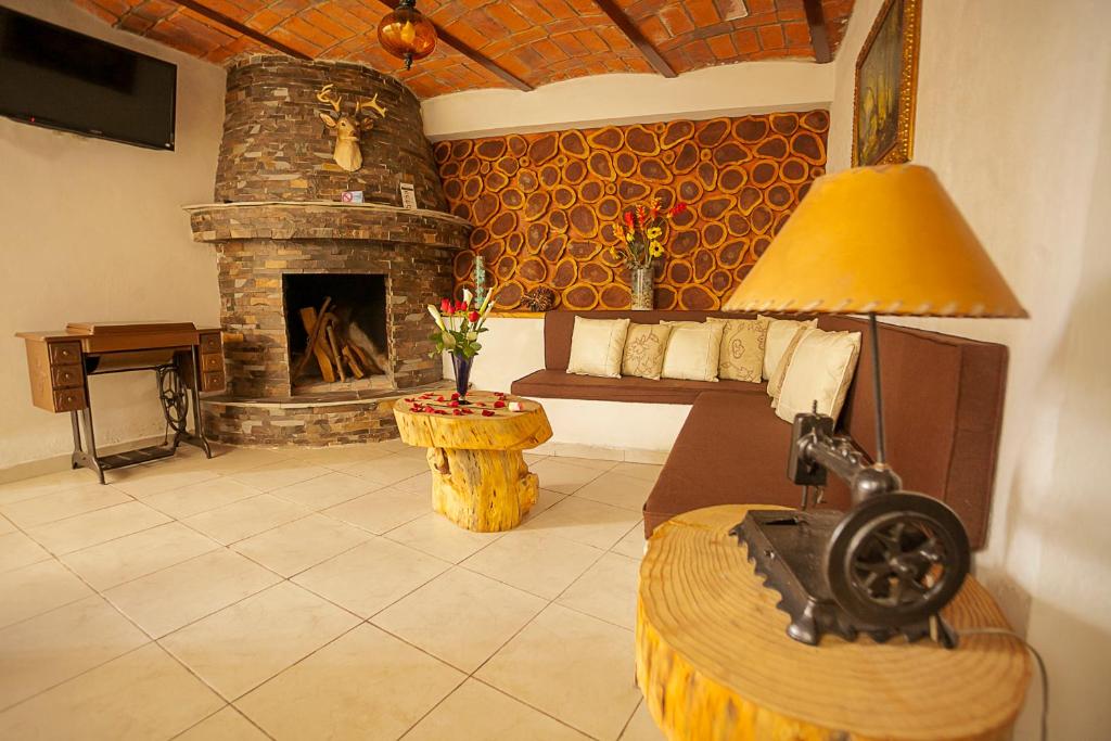Htl & Villas Las Glorias Mazamitla, céntricas, parking, jardín - 5