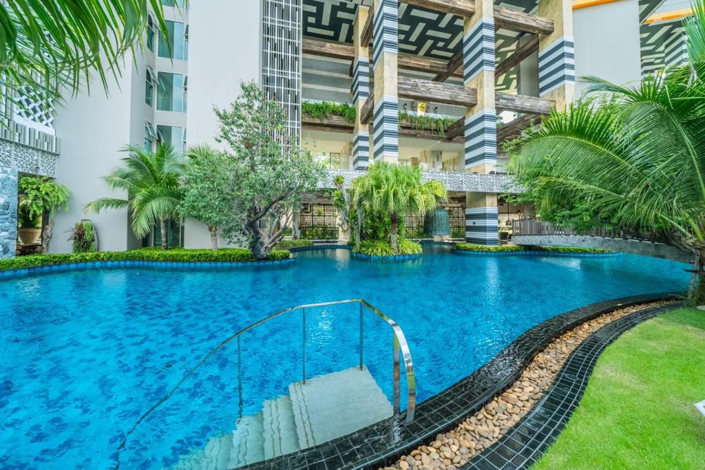 Riviera Jomtien by Hello Pattaya 2 photo