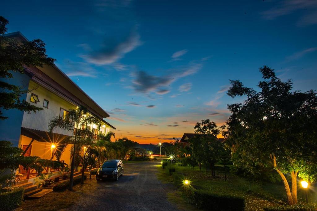 Chiang Kham Tai Lue Resort — Hotel in Phayao