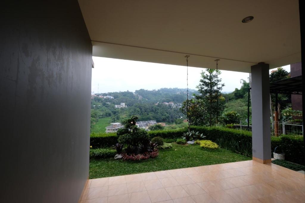 Thio's ViLLA — Hotel in Bandung