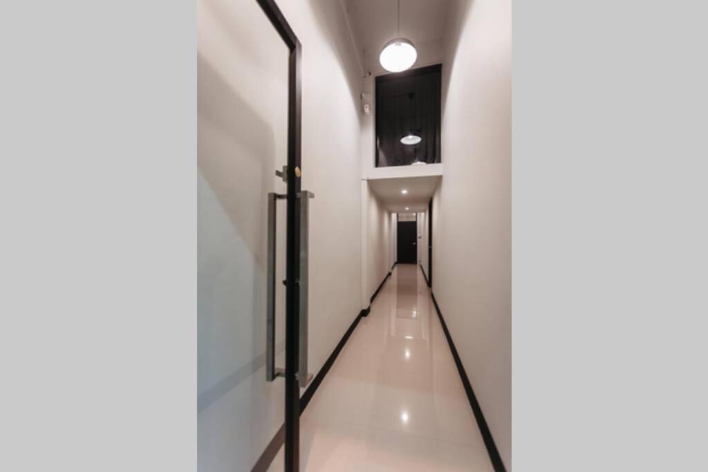 S1 Large Duplex Silom 3 Beds, Full Kitchen WIFI photo