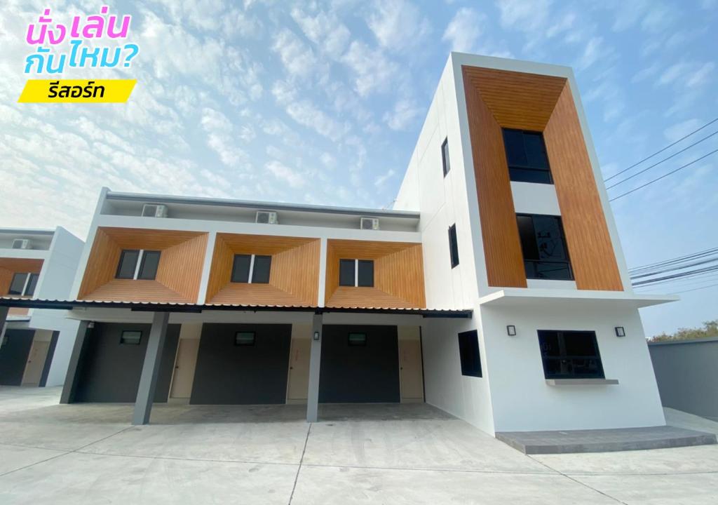 นั่งเล่นกันไหม รีสอร์ท SHA Plus, Chonburi