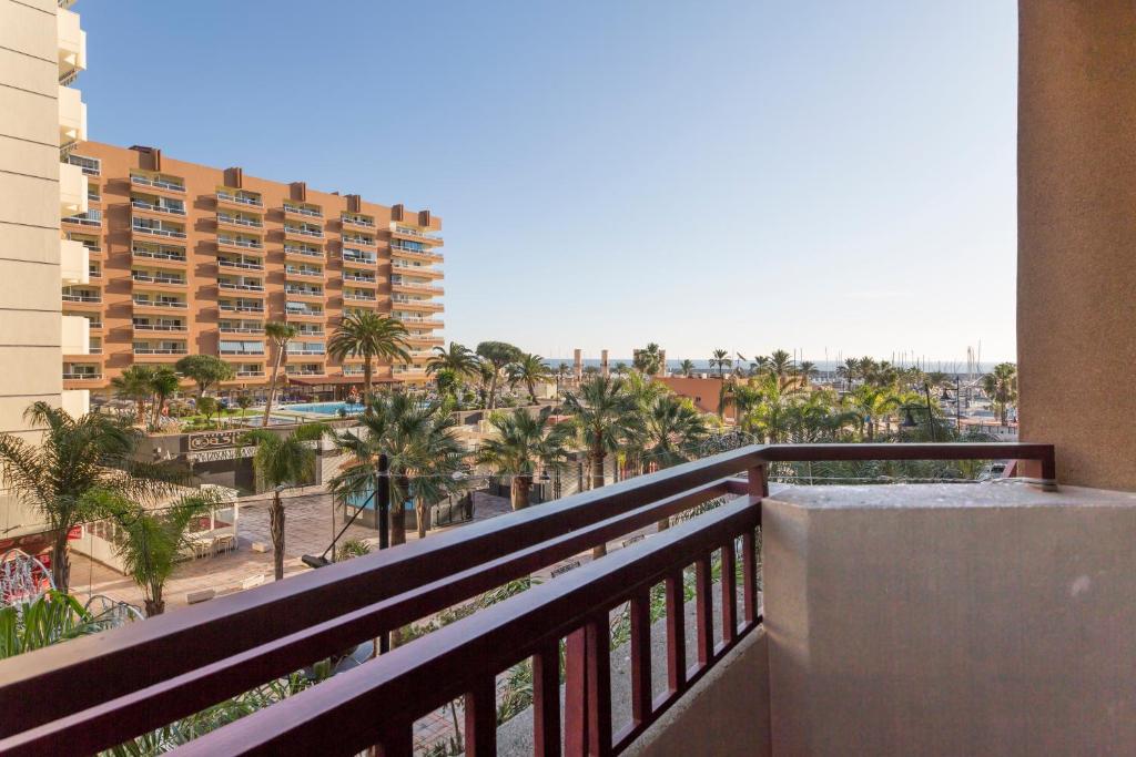Las Palmeras Affiliated by FERGUS — Hotel building in Fuengirola, Andalusia