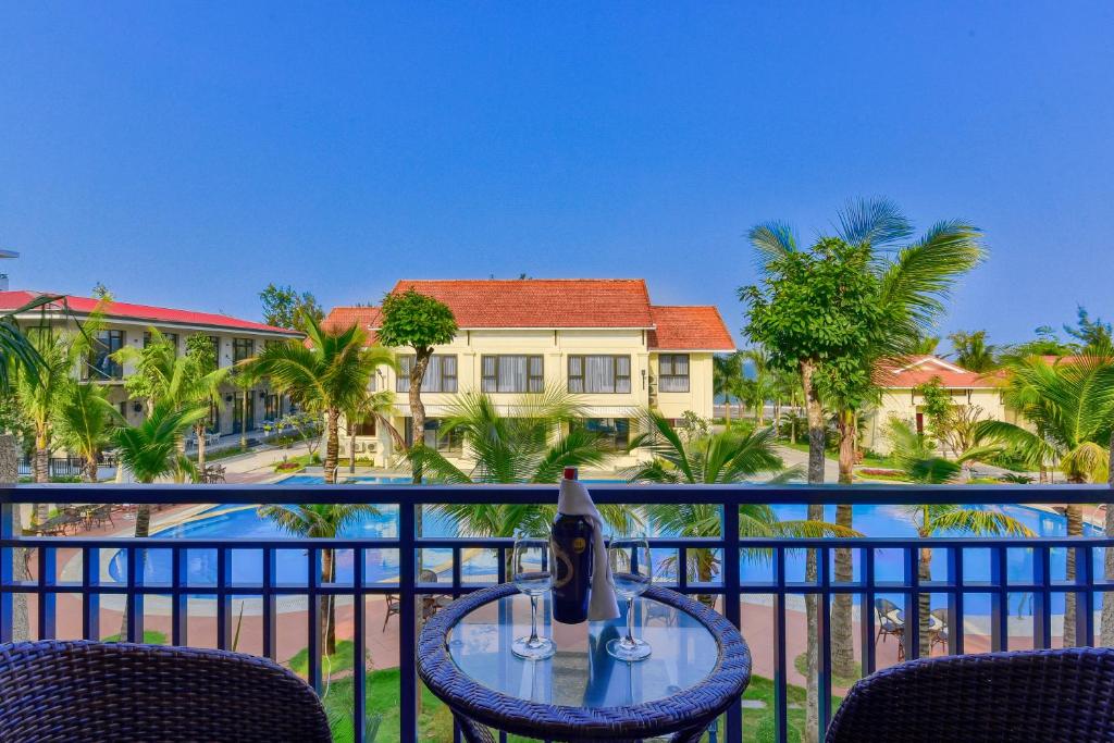 曼里度假村 (Manli Resort)
