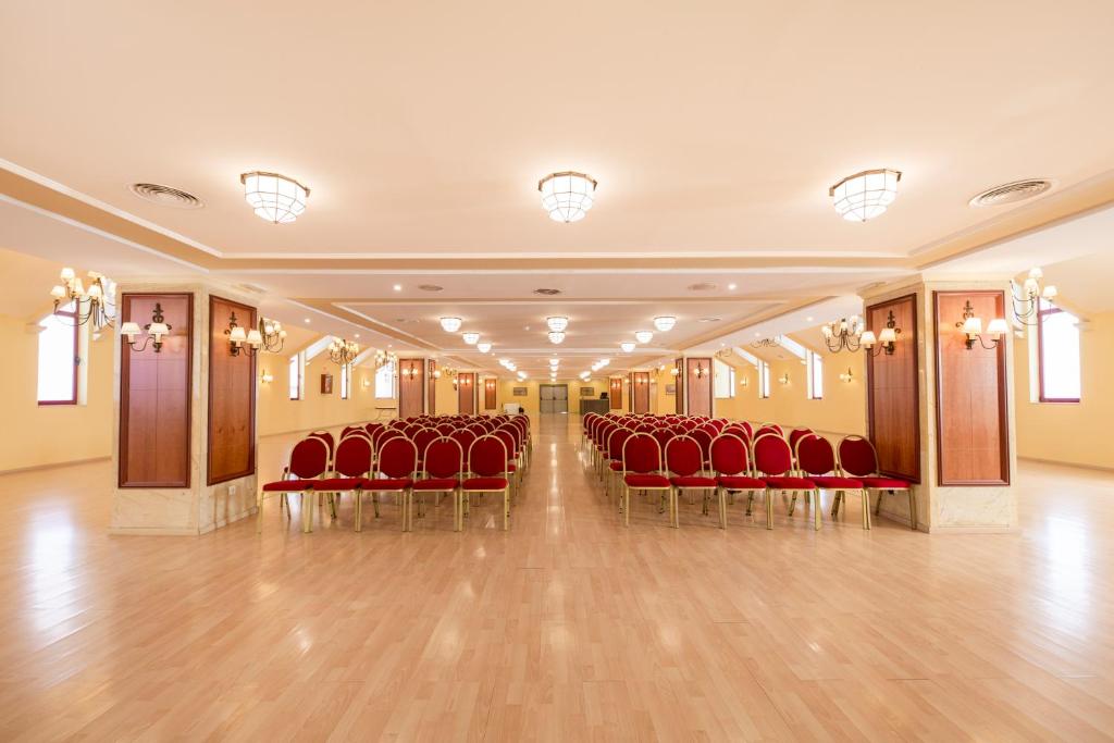 Las Palmeras Affiliated by FERGUS — Hotel building in Fuengirola, Andalusia