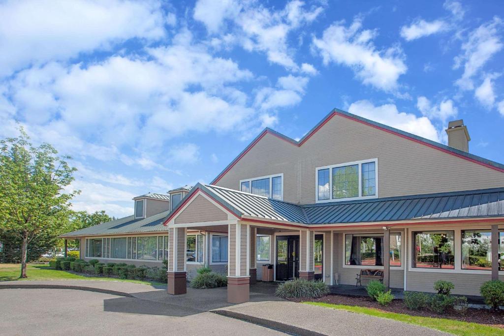 Hawthorn Suites - Seattle South/Kent Photo 0