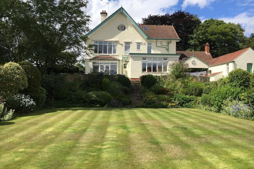 Large 2 ensuite bedroom flat with lovely views photo