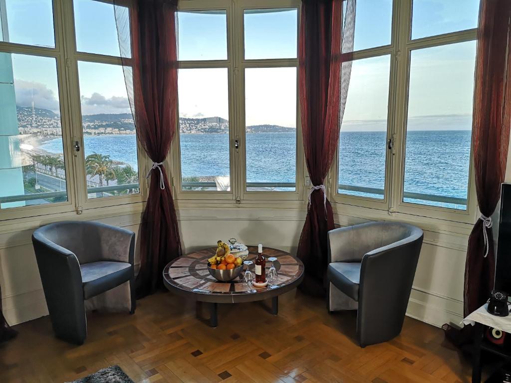 LE MIRAGE, SEA FRONT view, 3 bedrooms, 100m, Nice