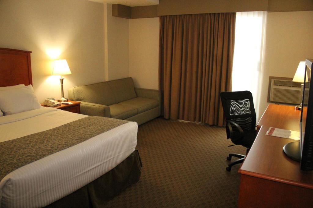 Ramada by Wyndham Edmonton South photo