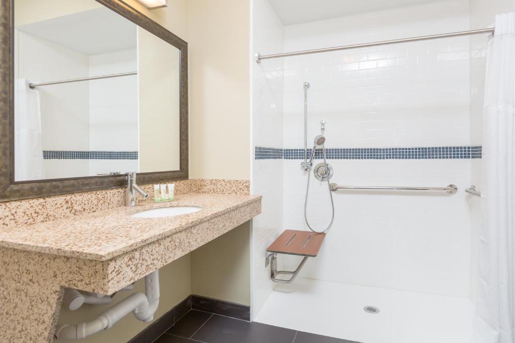 Staybridge Suites Seattle - Fremont photo