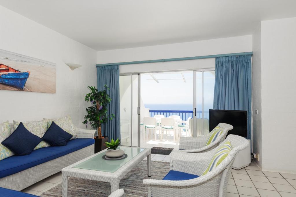 Santorini Akrotiri 30 - Family only, Ballito