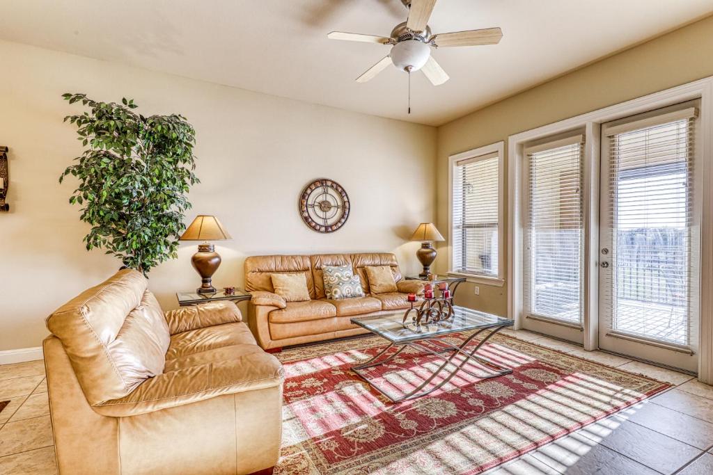 Horseshoe Bay Apartments photo