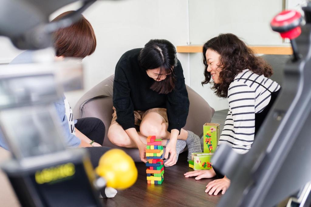 Shared lounge/TV area