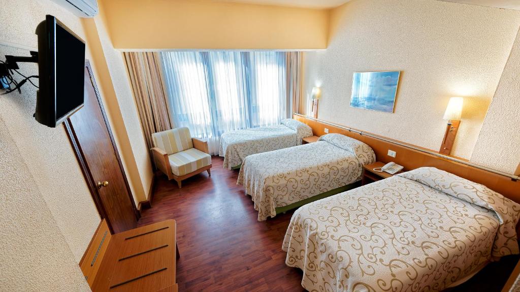 Bull Astoria Photo 37