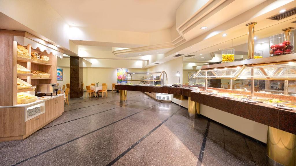 Bull Astoria Photo 39