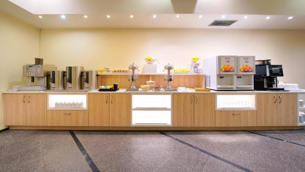 Bull Astoria Photo 41