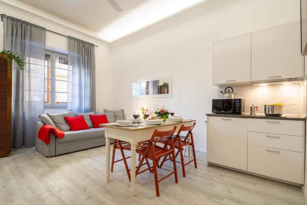 Central Station Apartment by Mmega, Florencie
