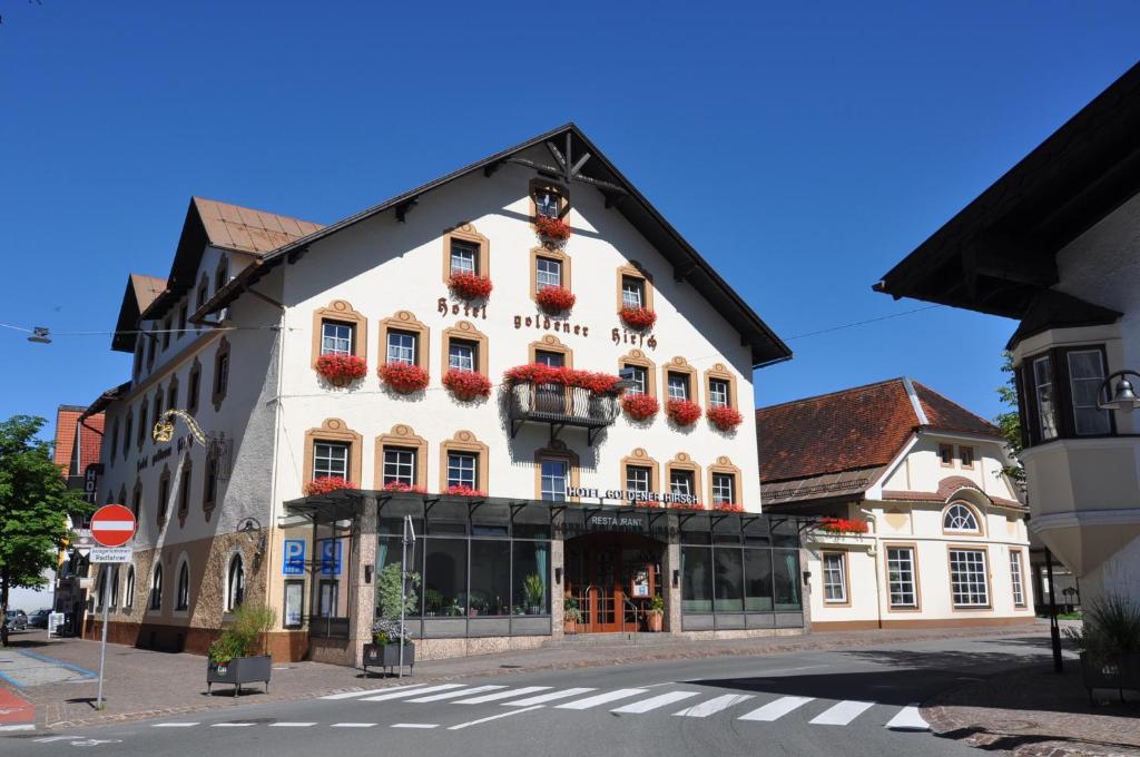 Hotel Goldener Hirsch — Hotel in Reutte