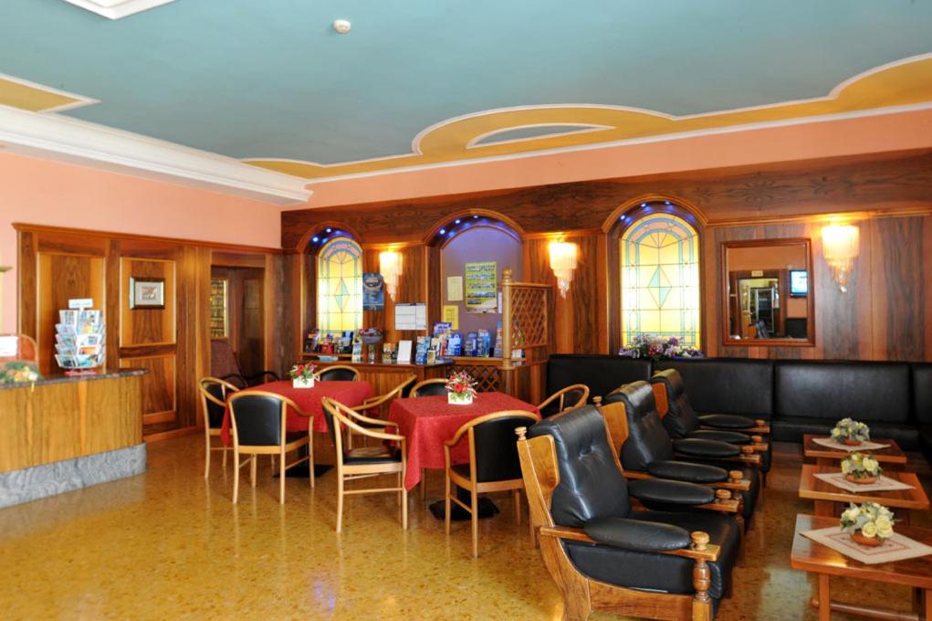 Park Hotel Jolanda photo