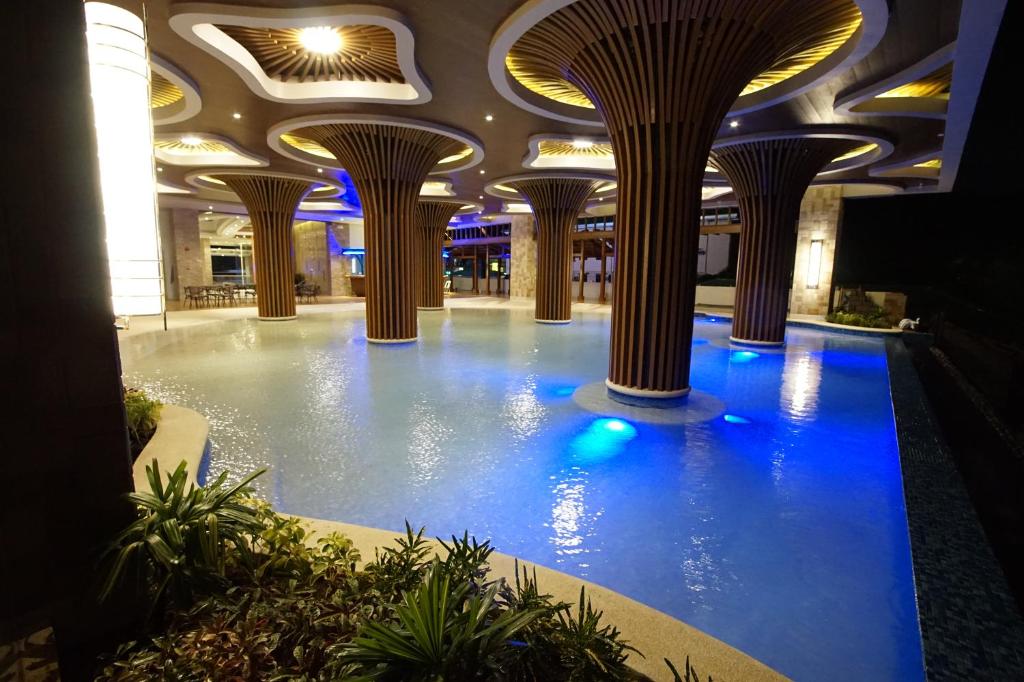 Swimming pool