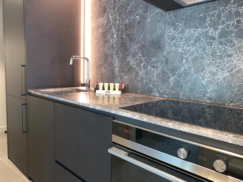 Clarion Apartments South Melbourne Studio Apartment
