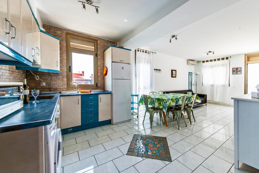 Ocean Breeze Apartment - 2