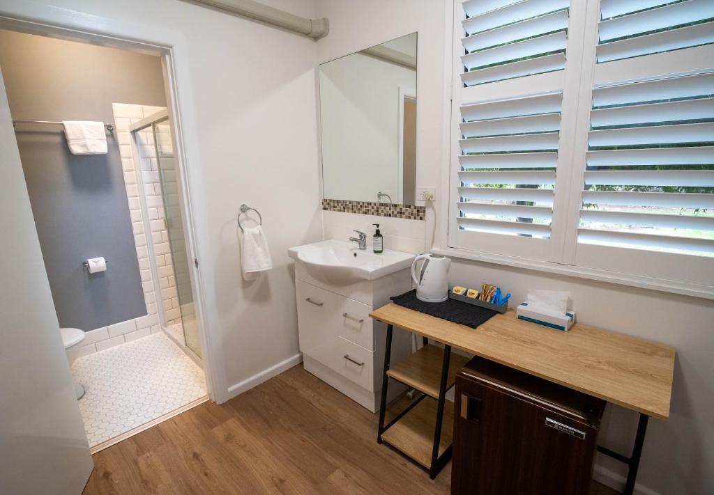 The Platypus Accommodation & Cafe photo
