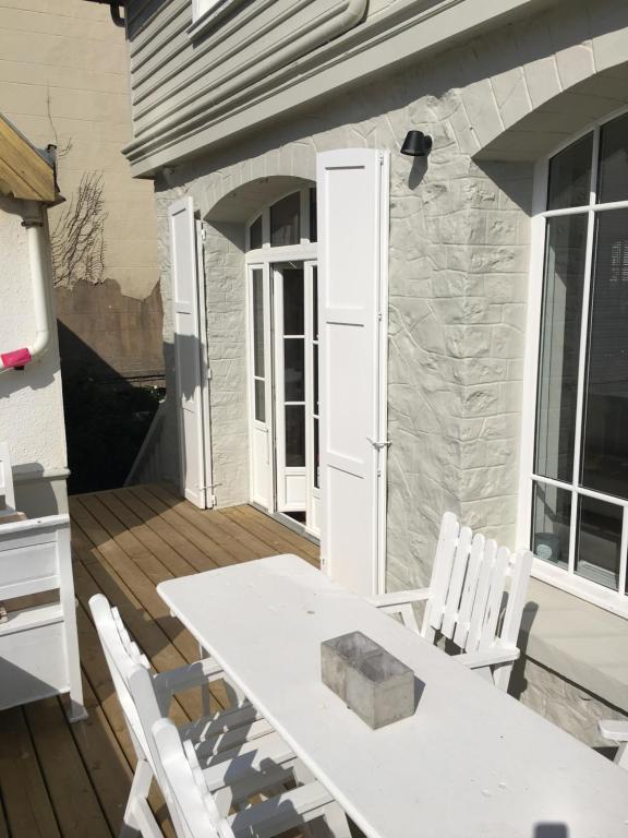 Historic "Touquettoise" villa, located in heart of the village, 100m from the beach, with sunny terrace and private garden - 4