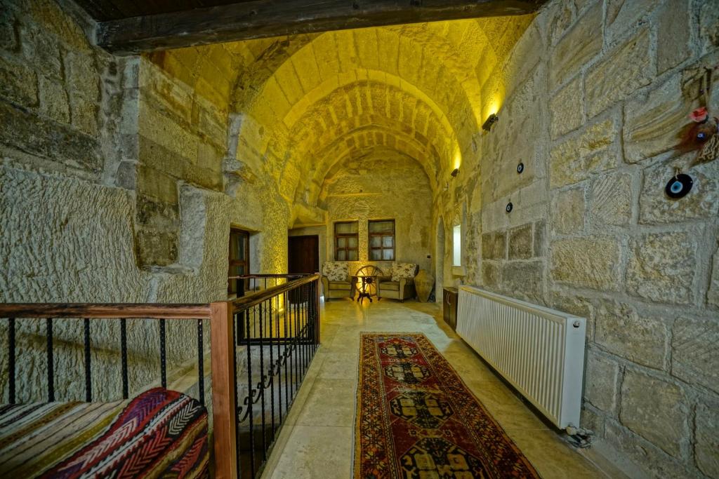 Castle Cave Hotel photo
