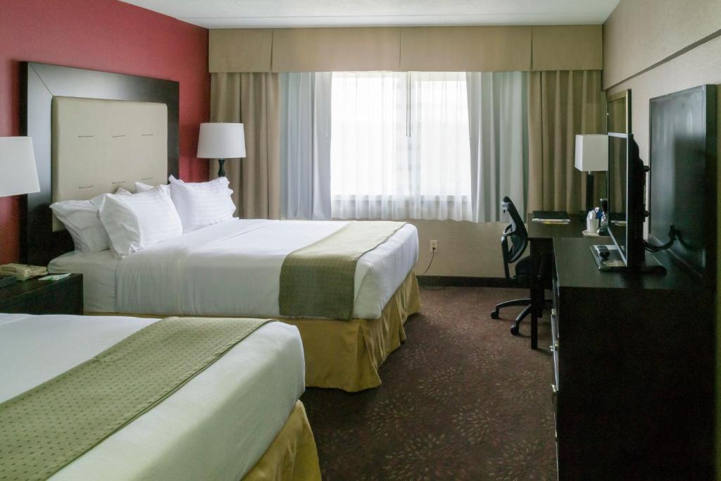 Holiday Inn Express Big Rapids photo