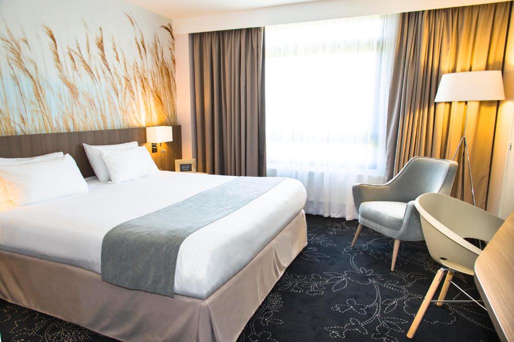 Holiday Inn Calais Coquelles photo