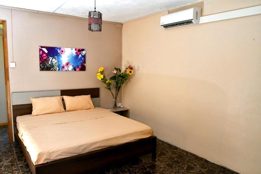 Modern Apartment with Garden and Lake View in Riambel, Riambel