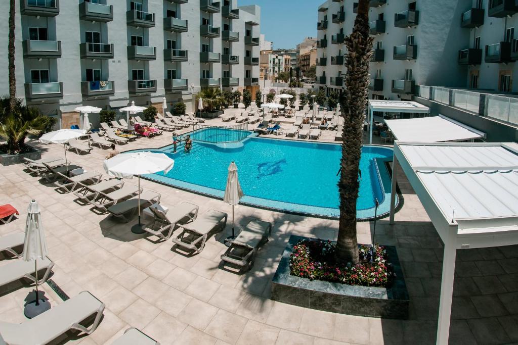 Pebbles Resort, St Paul's Bay