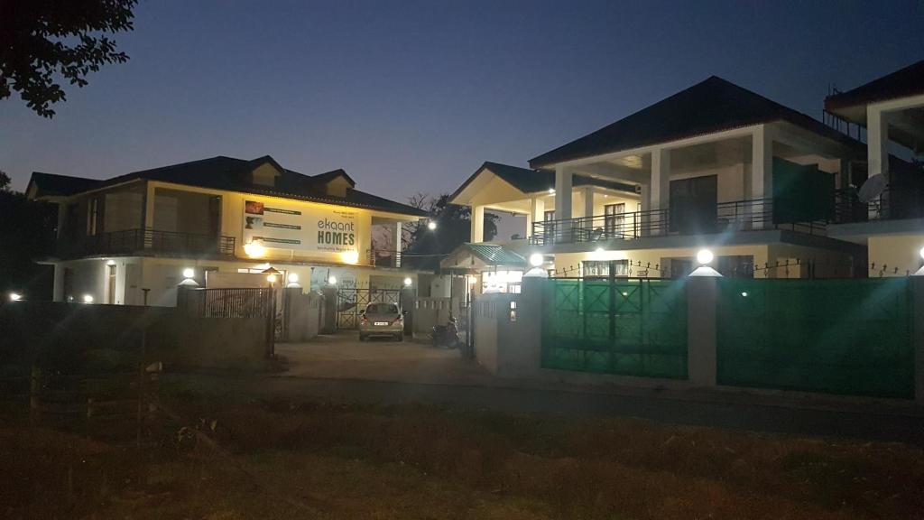 PUSHPAK SUITE EKAANTHOMES