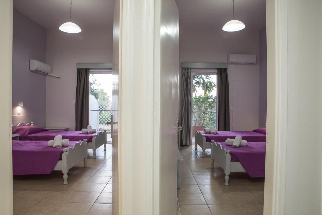 Tom & John Center — Hotel rooms in Tsilivi, Ionian Islands