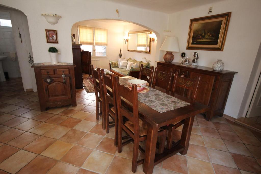 Bel Appartement climatise de plain pied 80m de la mer, wifi, grand sejour 2 chambres belle terrasse LXRM3 - 4