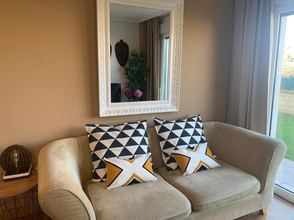 apartamento con jardin privado y barbacoa a 5 min playas santander photo