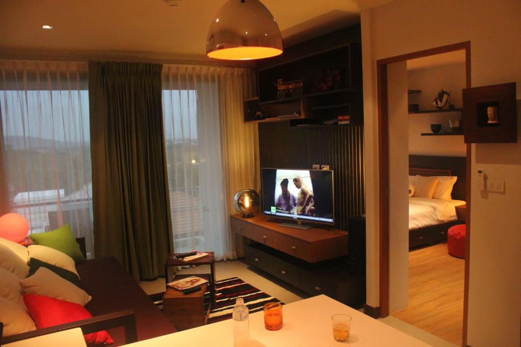 Top Floor, One-Bedroom Apartment photo