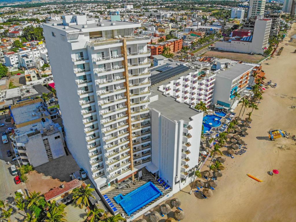 Pacific Palace Beach Tower Hotel - 1