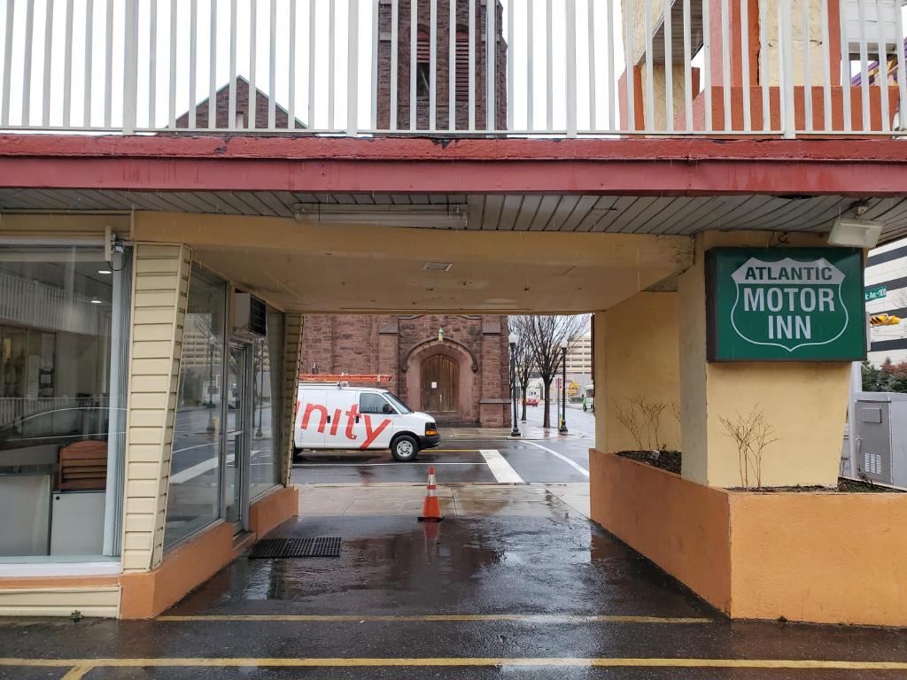 Atlantic Motor Inn Near Boardwalk photo