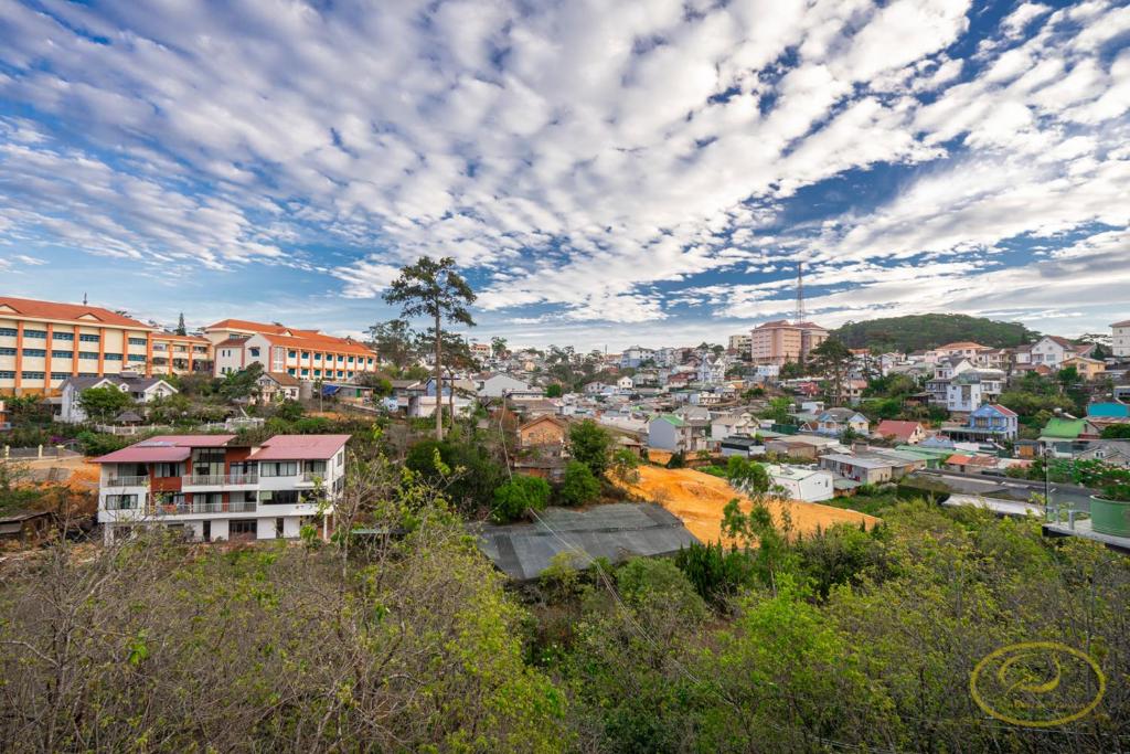 Khu vực xung quanh