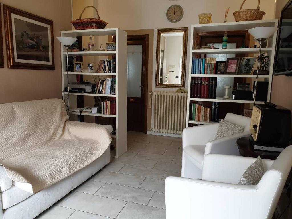 DUETERRE Room &amp; Host - Fornole TR — Hotel in Amelia