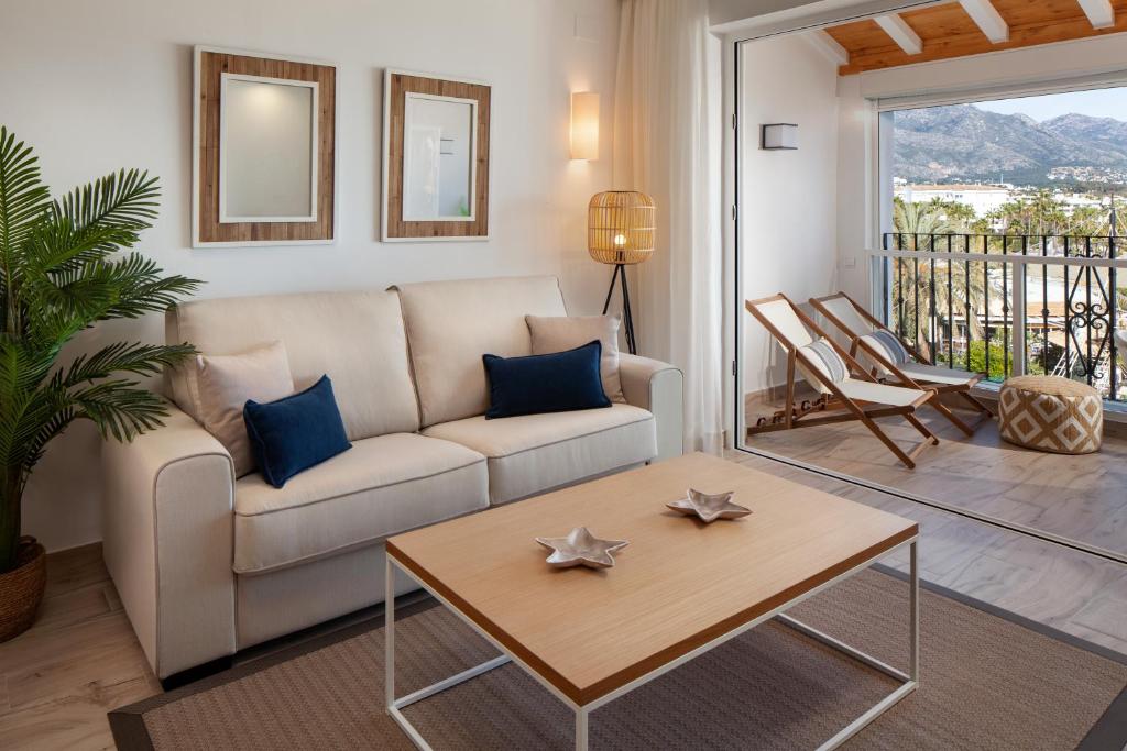 Frontline Beach & Sea Views - 2 Bedrooms - 2 Bathrooms - Puerto Banús Apartment - 3