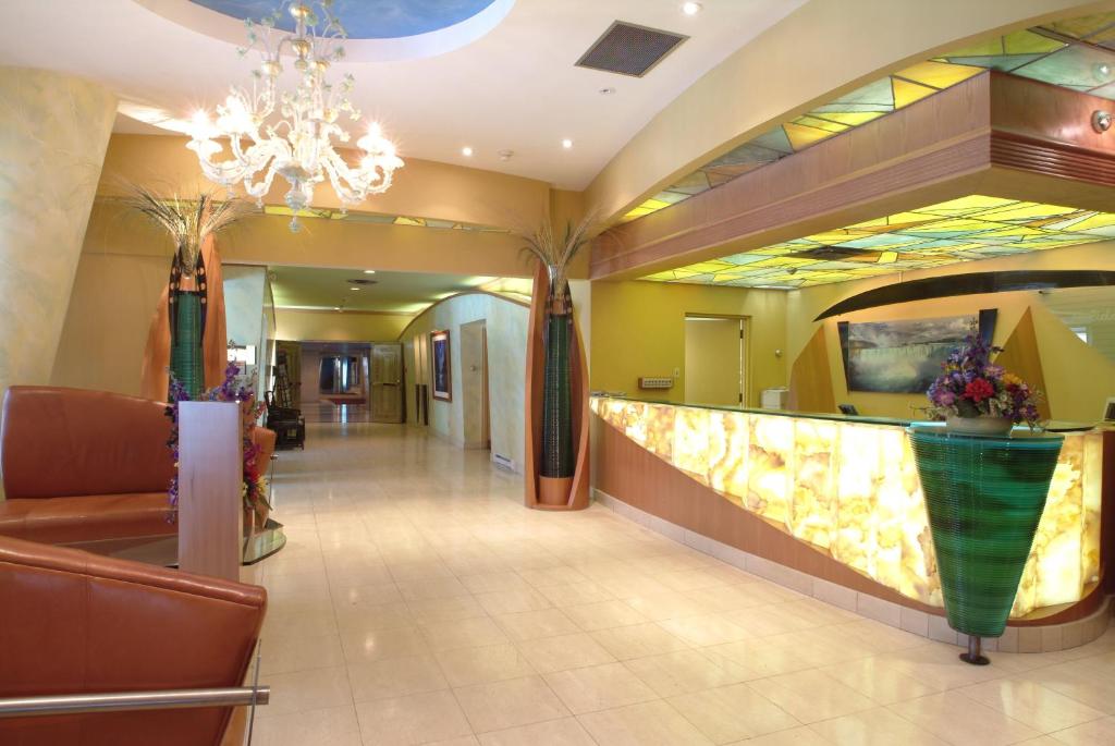 Holiday Inn Niagara Falls-By the Falls photo