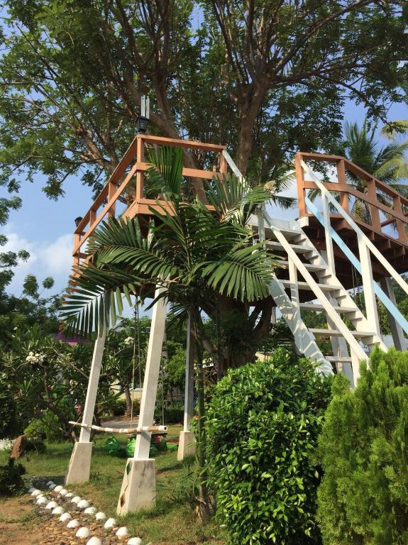 Montra Resort photo